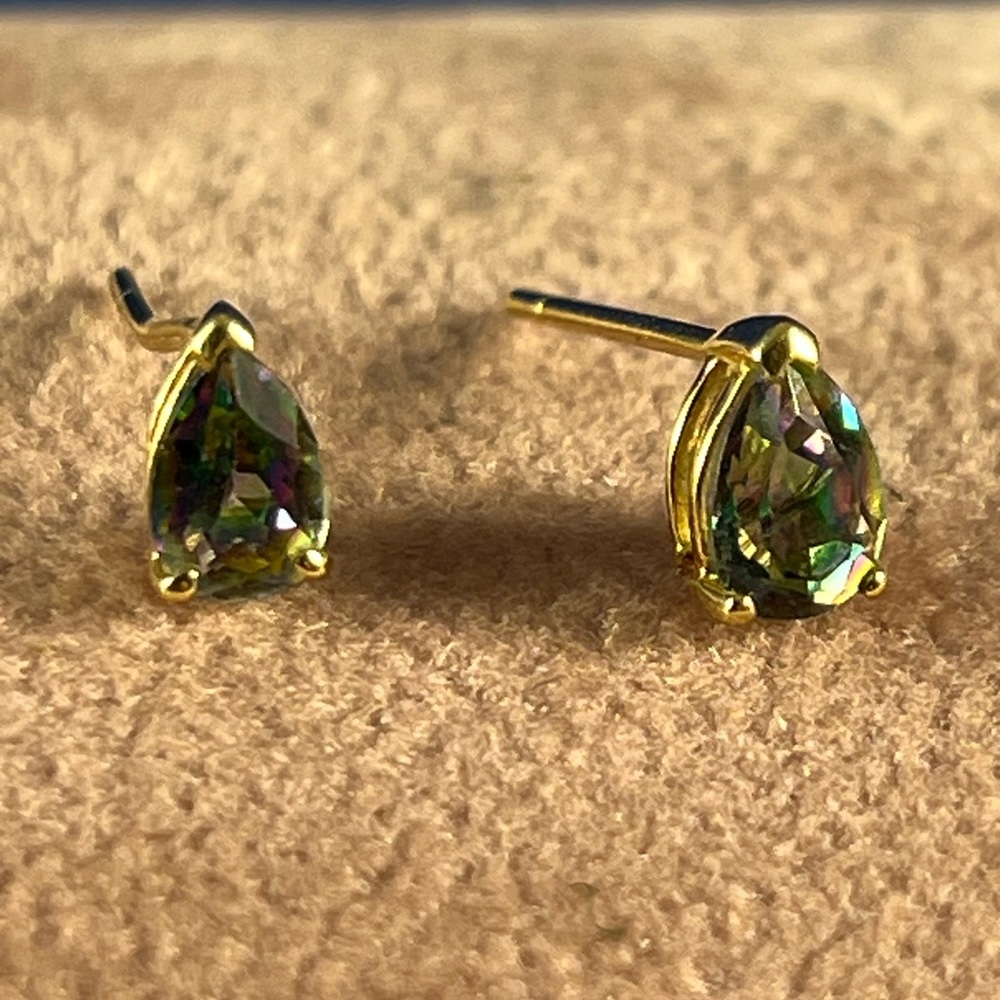 14kt gold Stud earrings